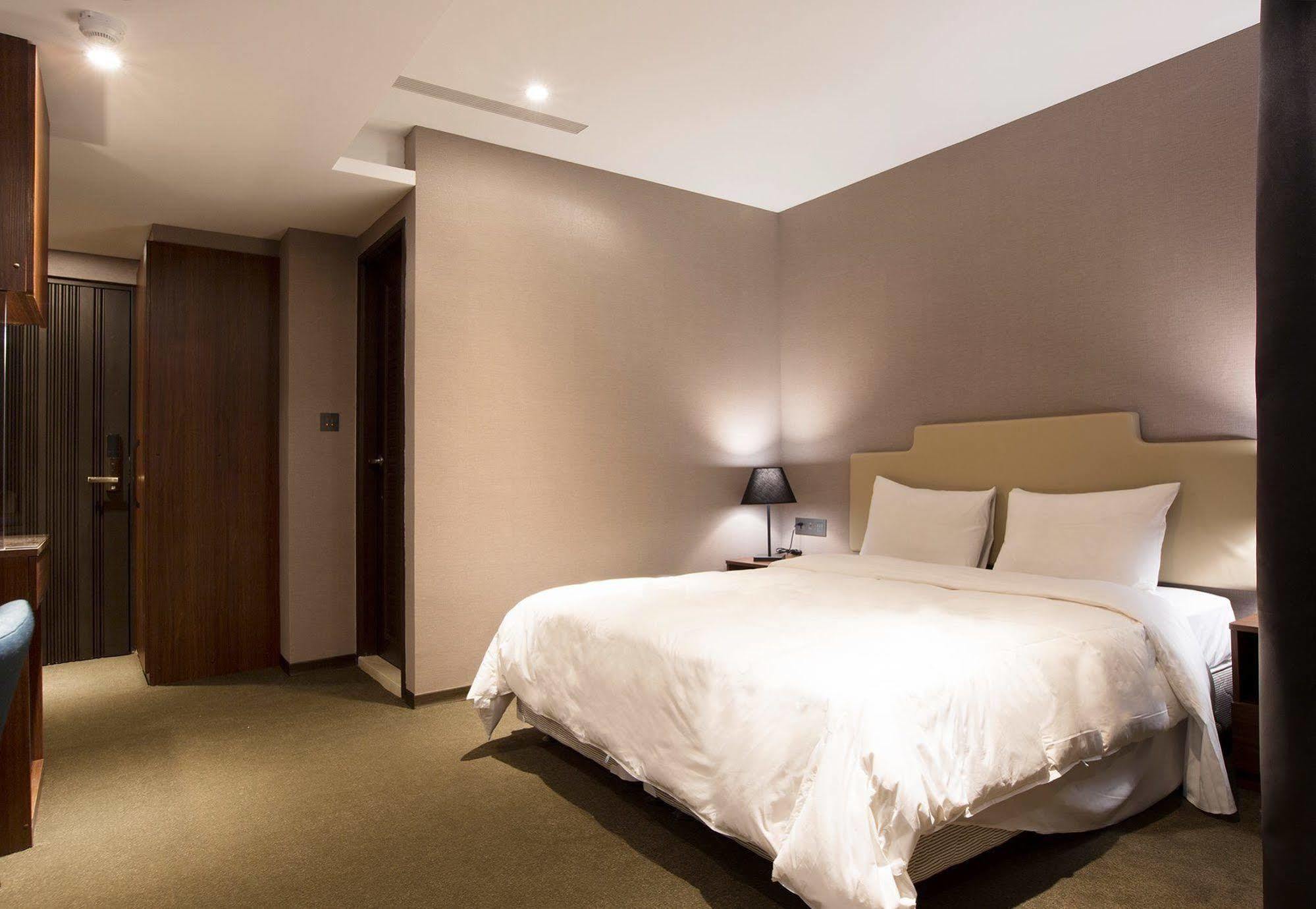 Noble Hotel Taipei Eksteriør bilde